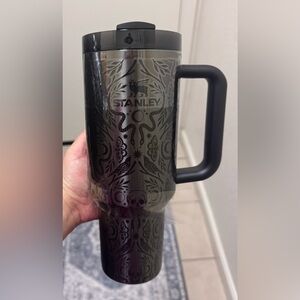 Stanley Halloween Quencher H2.0 FlowState 40oz Tumbler, DEADLY DAMASK